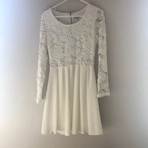 White lace long sleeve dress